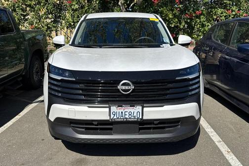 Aspen White Tri 2025 Nissan Kicks SV