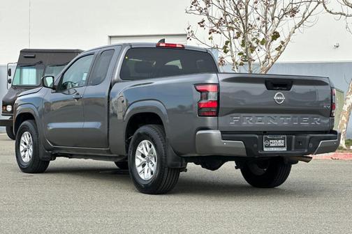 Gun Metallic 2024 Nissan Frontier SV