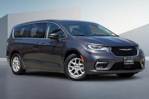 2023 Chrysler Pacifica Touring-L