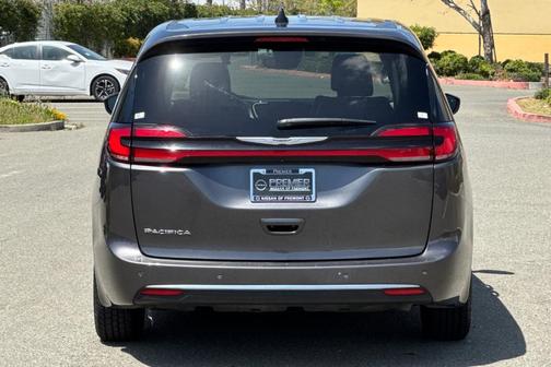 2023 Chrysler Pacifica Touring-L