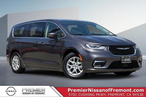 2023 Chrysler Pacifica Touring-L