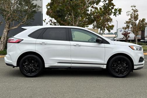 2023 Ford Edge SE