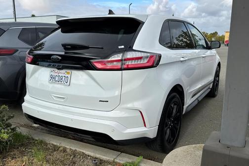 2023 Ford Edge SE