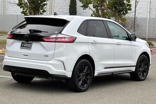 2023 Ford Edge SE