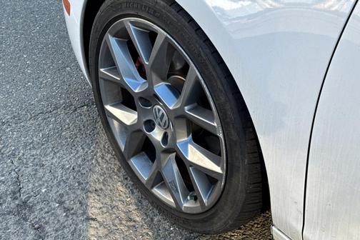 2013 Volkswagen GTI Wolfsburg Edition