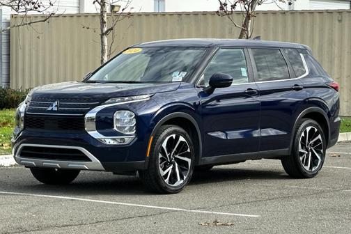 2024 Mitsubishi Outlander SE