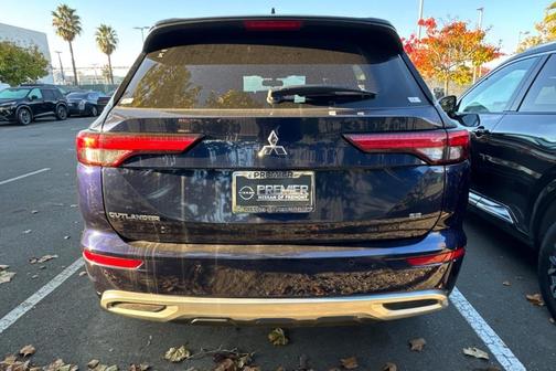 2024 Mitsubishi Outlander SE
