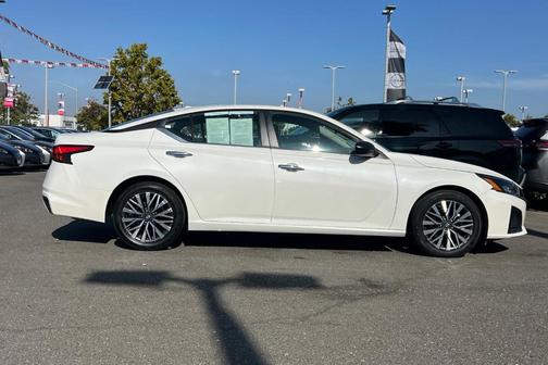 White 2024 Nissan Altima 2.5 SV