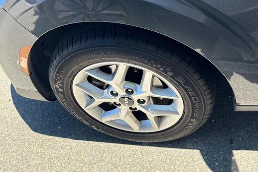 Gravity Gray 2024 Kia Soul LX