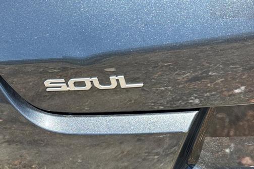 Gravity Gray 2024 Kia Soul LX