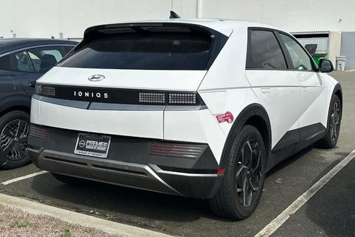 2024 Hyundai IONIQ 5 SEL