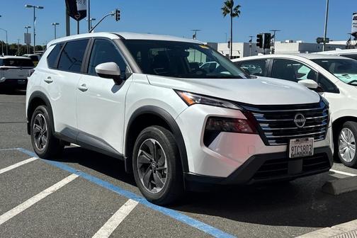 2025 Nissan Rogue SV