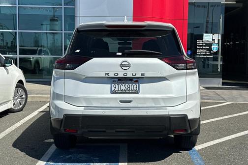 2025 Nissan Rogue SV