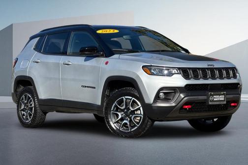 Silver Zynith 2024 Jeep Compass Trailhawk