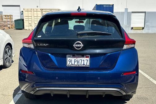 Deep Blue Pearl 2024 Nissan Leaf S