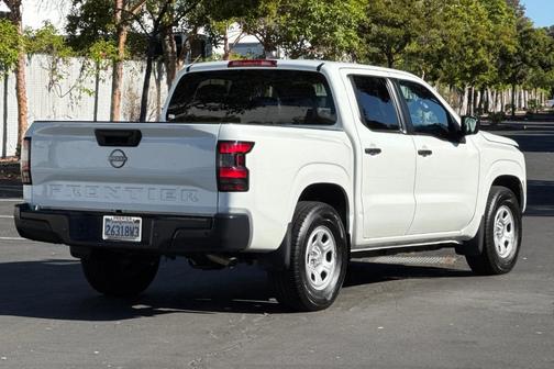 2023 Nissan Frontier S