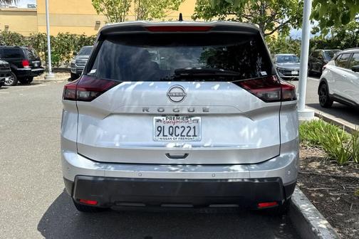 Brilliant Silver Metallic 2024 Nissan Rogue S