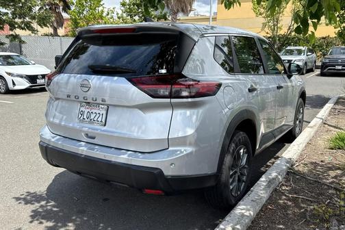 Brilliant Silver Metallic 2024 Nissan Rogue S