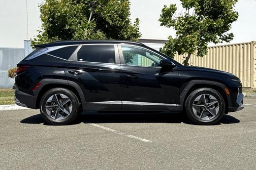 Phantom Black 2025 Hyundai TUCSON SEL
