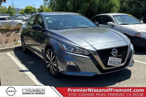 Gun Metallic 2022 Nissan Altima 2.5 SR
