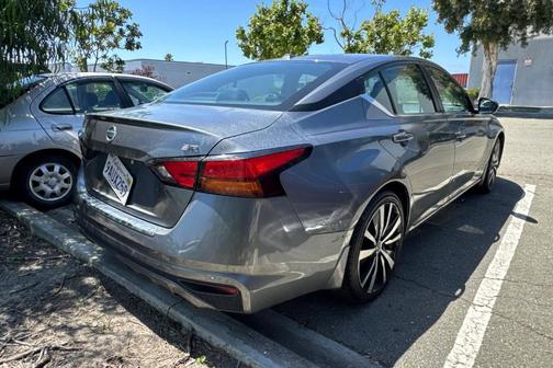 Gun Metallic 2022 Nissan Altima 2.5 SR