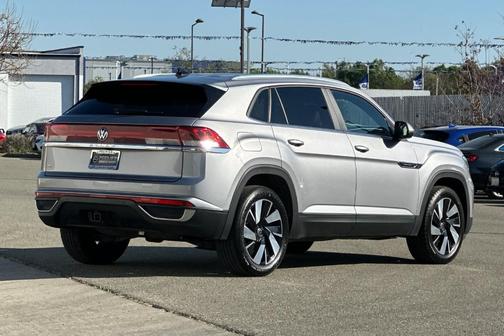 2024 Volkswagen Atlas Cross Sport 2.0T SE w/Technology
