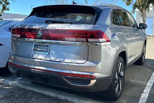 2024 Volkswagen Atlas Cross Sport 2.0T SE w/Technology