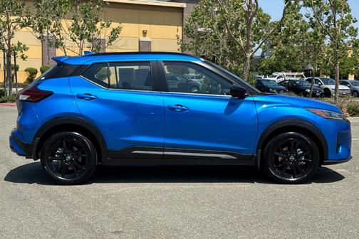 2024 Nissan Kicks SR