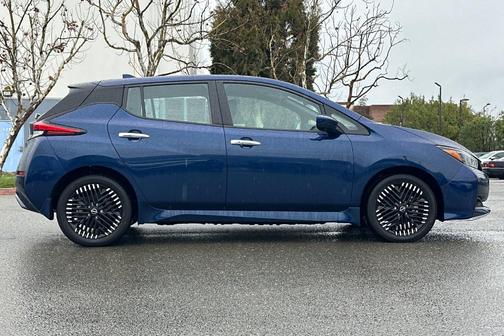2024 Nissan Leaf SV PLUS