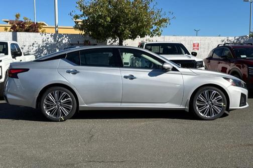 2025 Nissan Altima SL