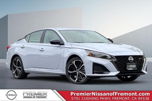 2025 Nissan Altima SR
