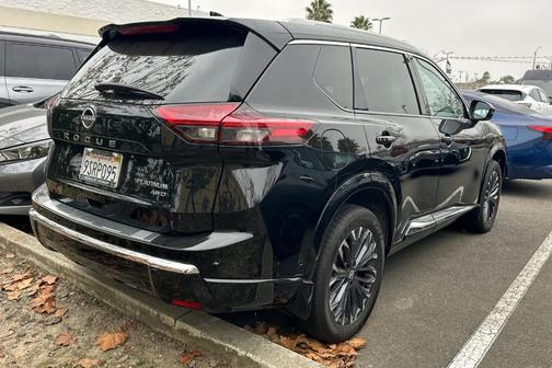 2024 Nissan Rogue Platinum