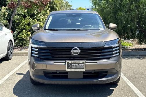 Canyon Bronze M 2025 Nissan Kicks SV