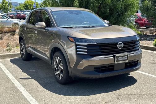 Canyon Bronze M 2025 Nissan Kicks SV