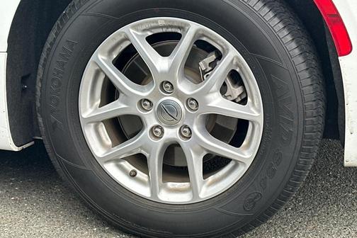 Bright White Clearcoat 2023 Chrysler Pacifica Touring-L