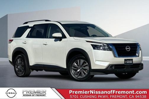 2024 Nissan Pathfinder SV