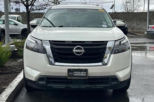 2024 Nissan Pathfinder SV