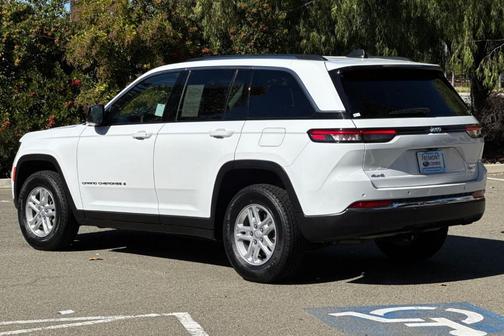 2023 Jeep Grand Cherokee Laredo