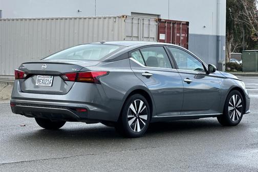 2021 Nissan Altima 2.5 SV