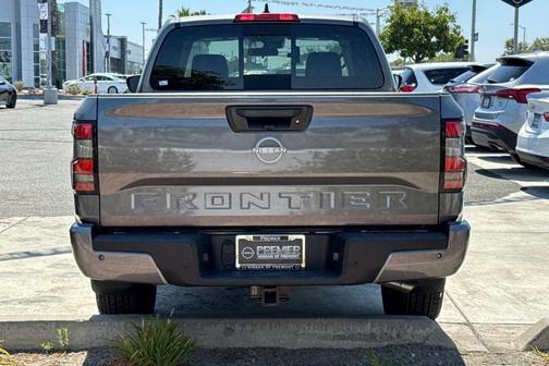 2025 Nissan Frontier SV