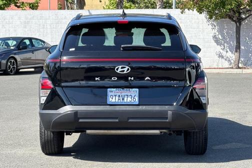 Abyss Black Pearl 2025 Hyundai KONA SEL