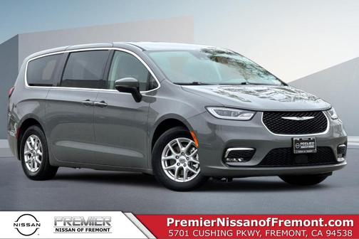2023 Chrysler Pacifica Touring-L