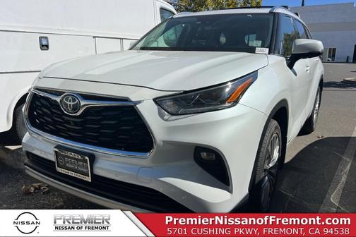 Wind Chill Pearl 2022 Toyota Highlander Hybrid Platinum