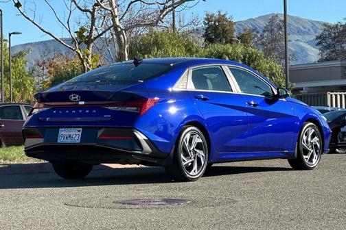 2025 Hyundai ELANTRA HEV Limited