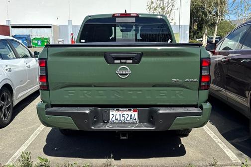 2024 Nissan Frontier SL
