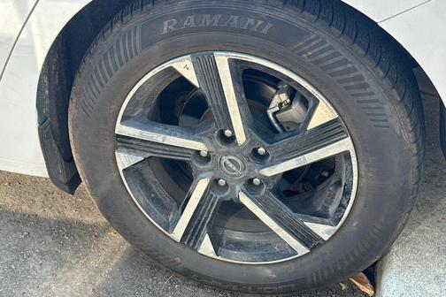 Cloud White 2024 Nissan Sentra SV