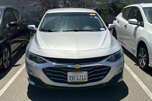 Silver Ice Metallic 2022 Chevrolet Malibu LT