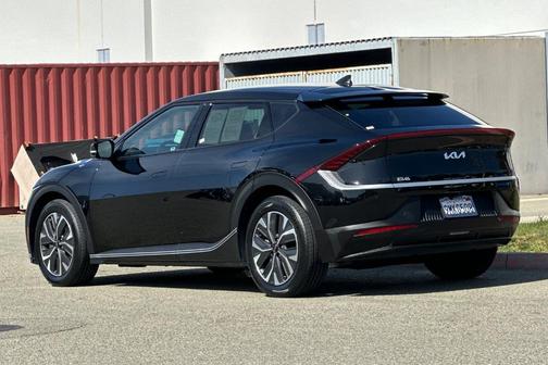 Aurora Black Pearl 2024 Kia EV6 Light