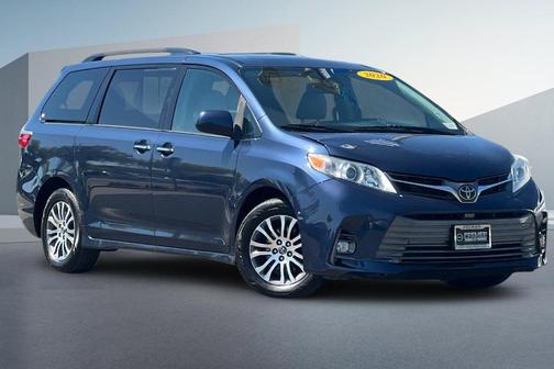 Parisian Night Pearl 2020 Toyota Sienna XLE