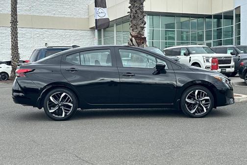 Black 2024 Nissan Versa 1.6 SR